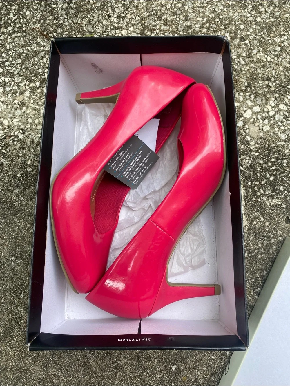 NWT comfort plus by Predictions Pink Patent Leather Mid Heel Pumps